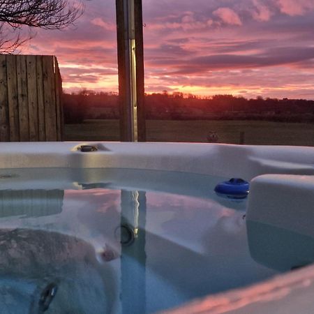 Bowland Breaks-A Luxury Barn Conversion With Optional Hot Tub, Log Burner And Countryside Views Лонгрідж Екстер'єр фото