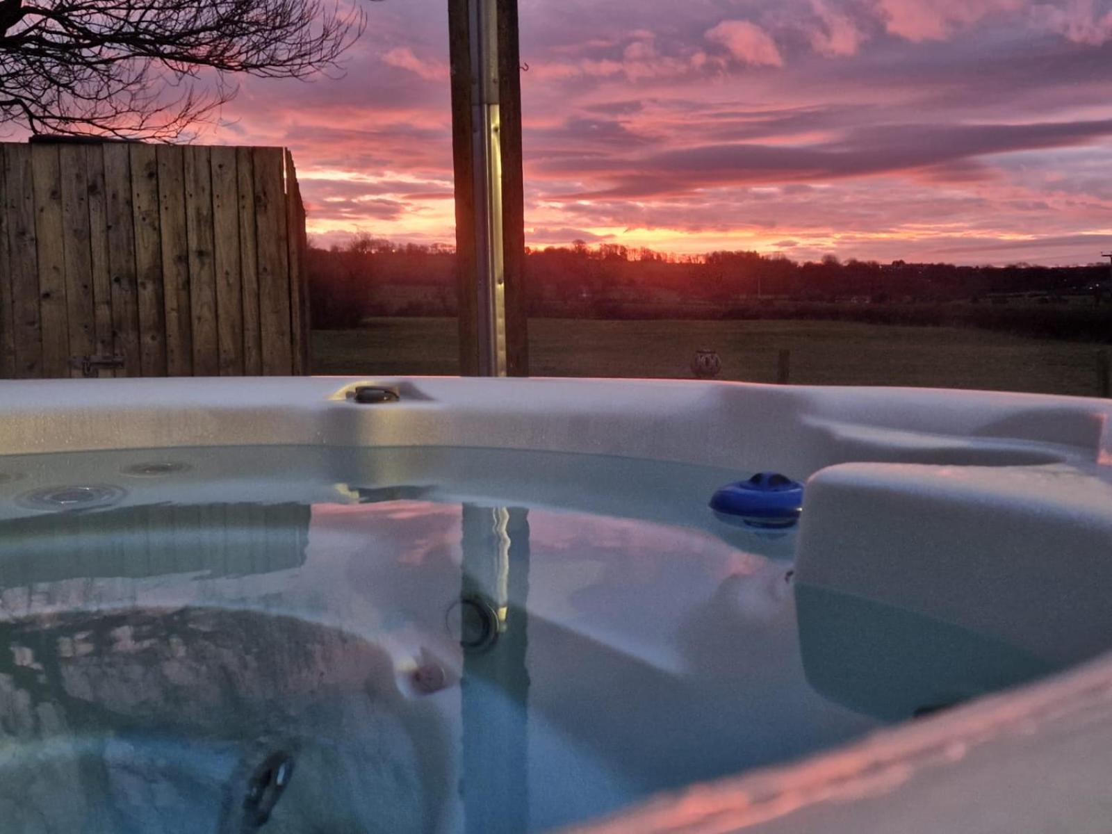 Bowland Breaks-A Luxury Barn Conversion With Optional Hot Tub, Log Burner And Countryside Views Лонгрідж Екстер'єр фото